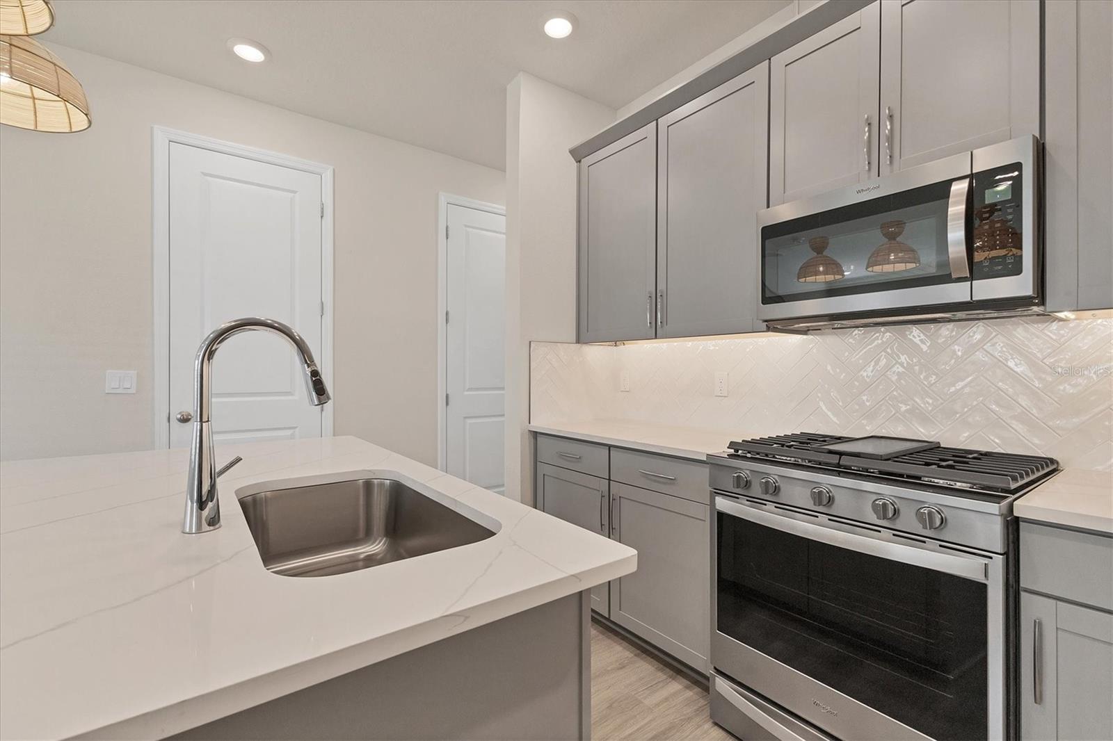 BUNGALOW WALK LAKEWOOD RANCH N - Residential Lease