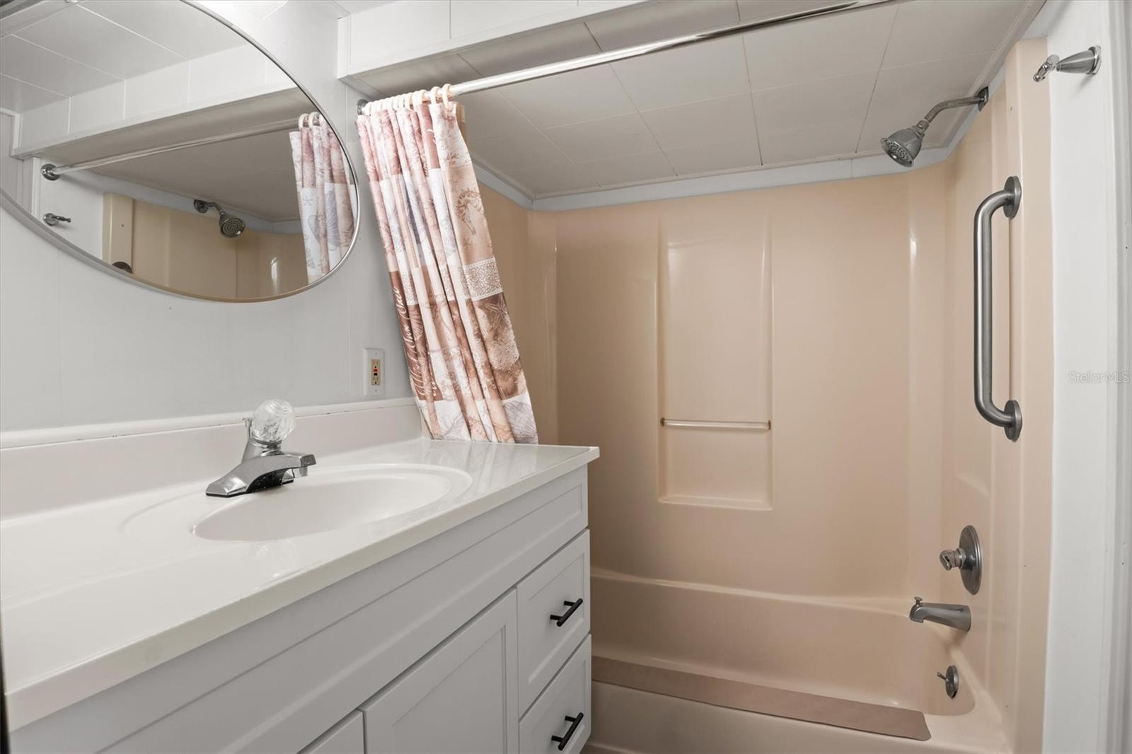 FAIRVIEW VILLAGE - Residential