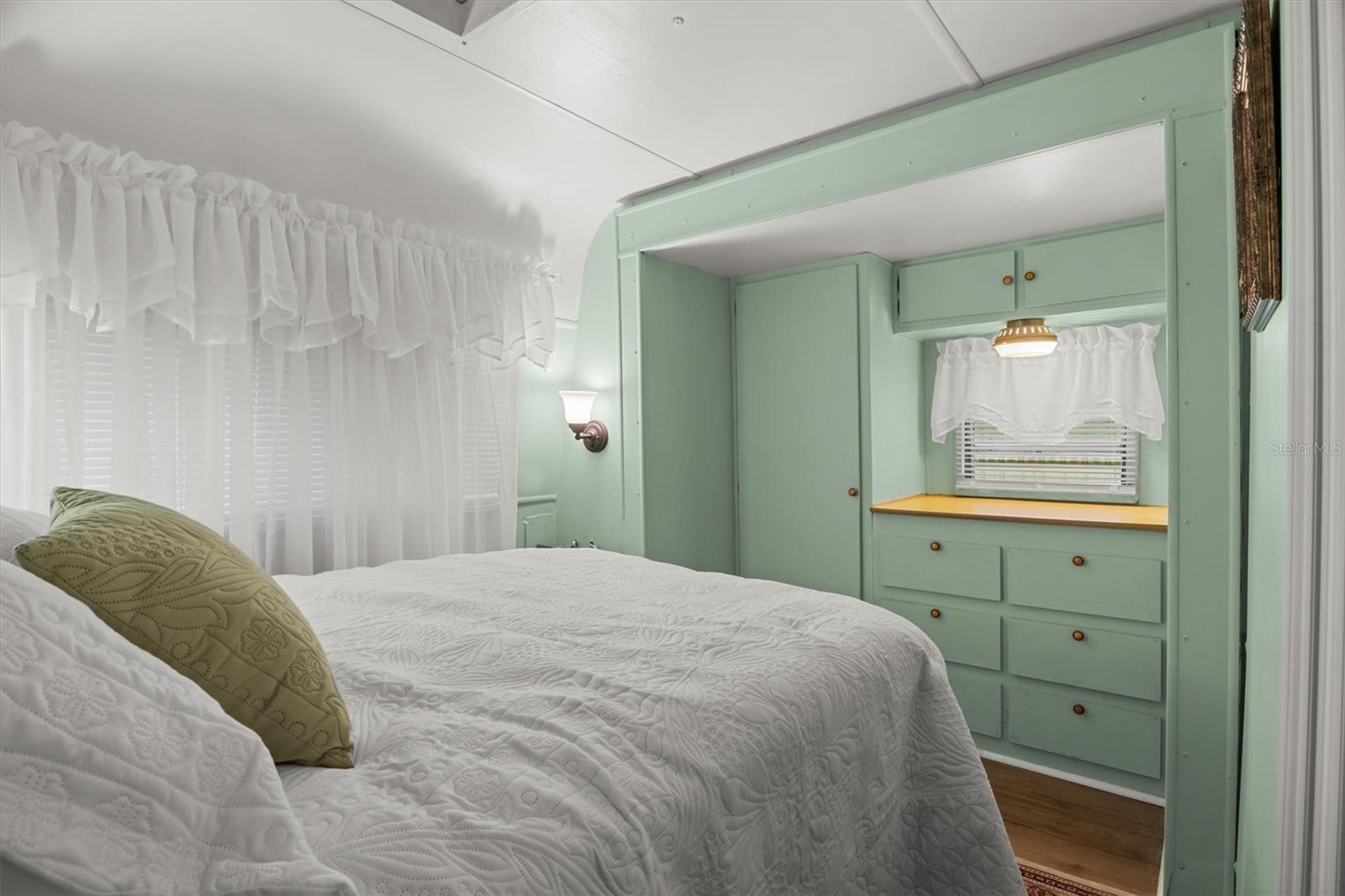 FAIRVIEW VILLAGE - Residential