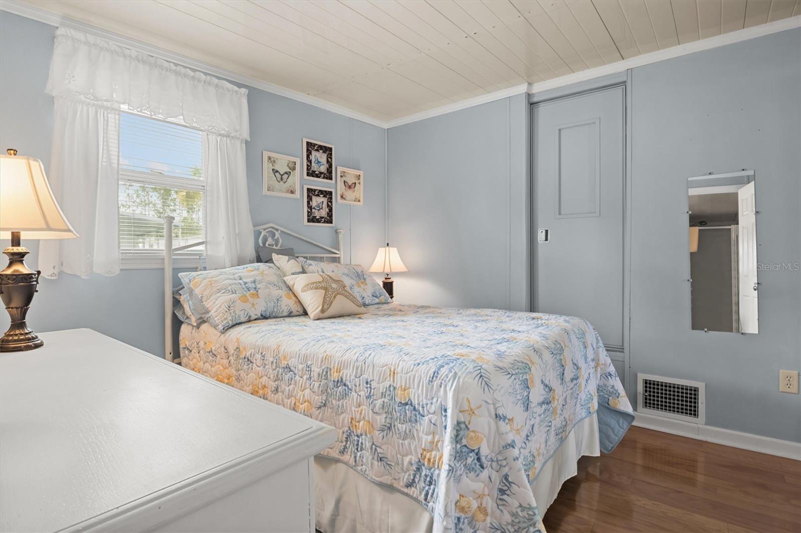 FAIRVIEW VILLAGE - Residential