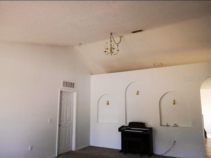 ROYAL HIGHLANDS - Residential