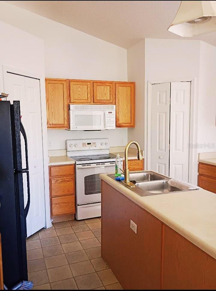 ROYAL HIGHLANDS - Residential