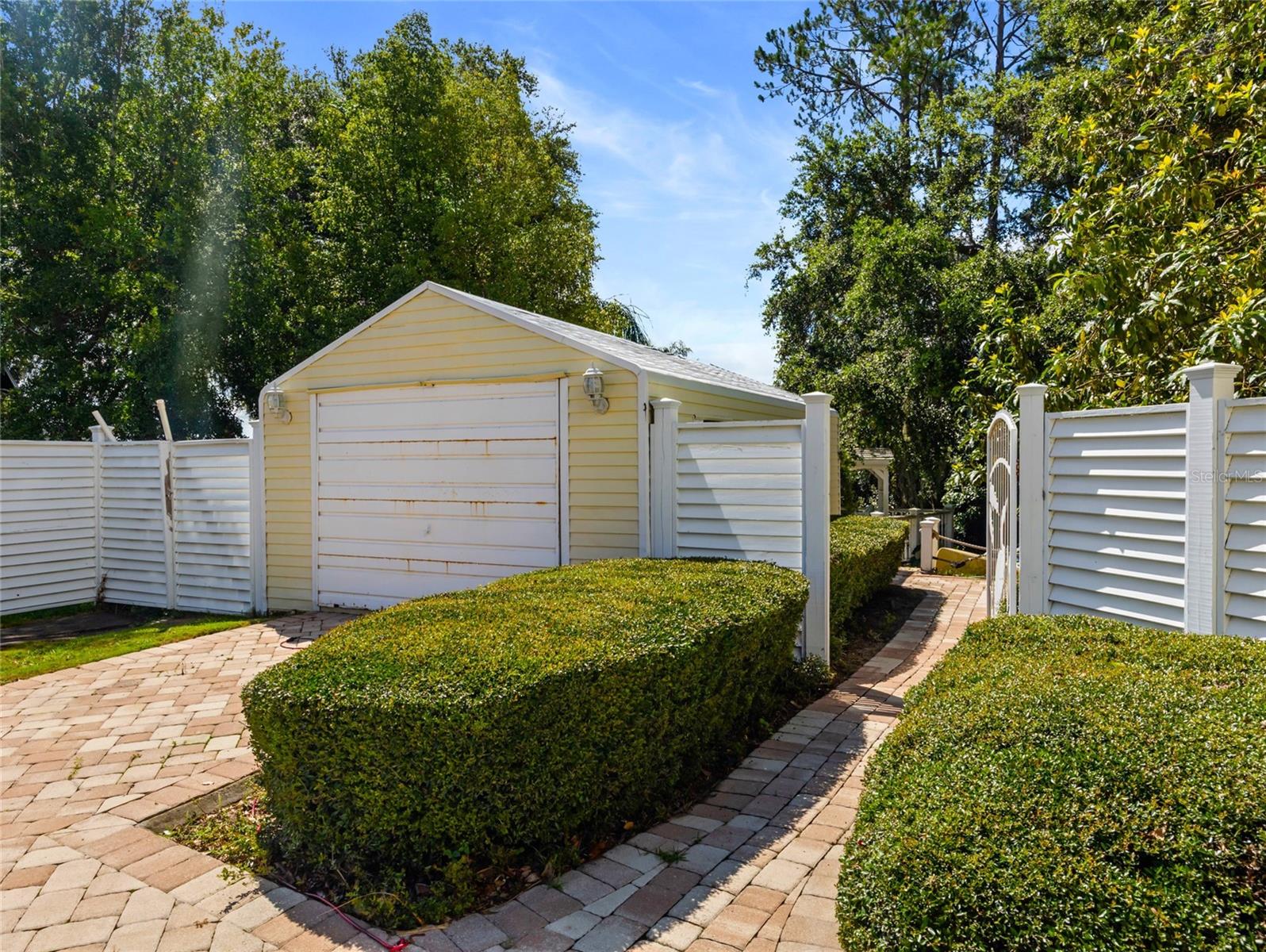CRYSTAL COVE - Residential