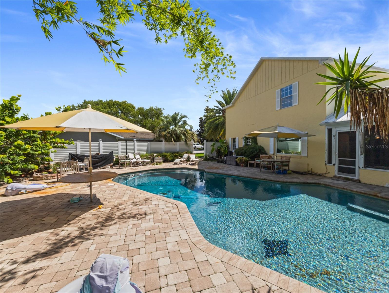 CRYSTAL COVE - Residential