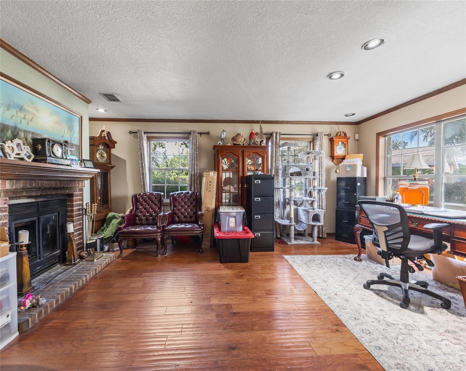 CRYSTAL COVE - Residential