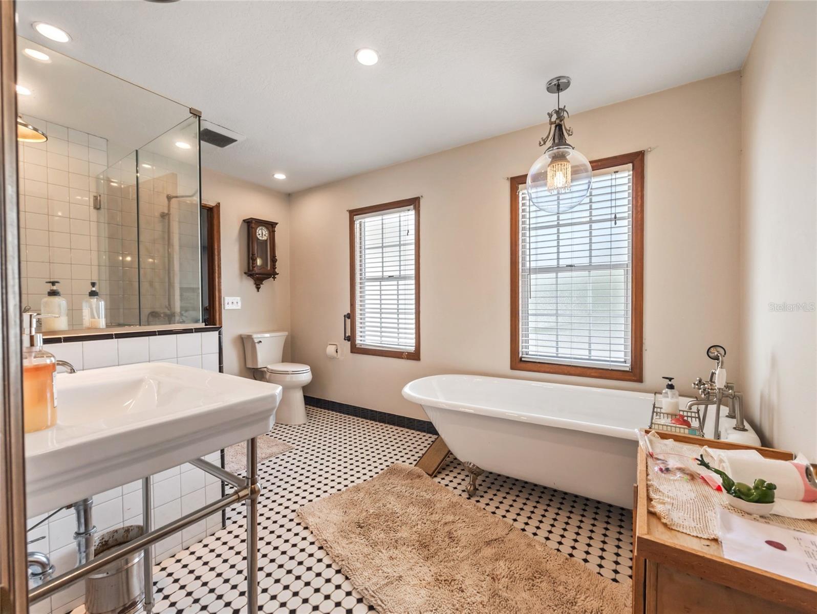 CRYSTAL COVE - Residential