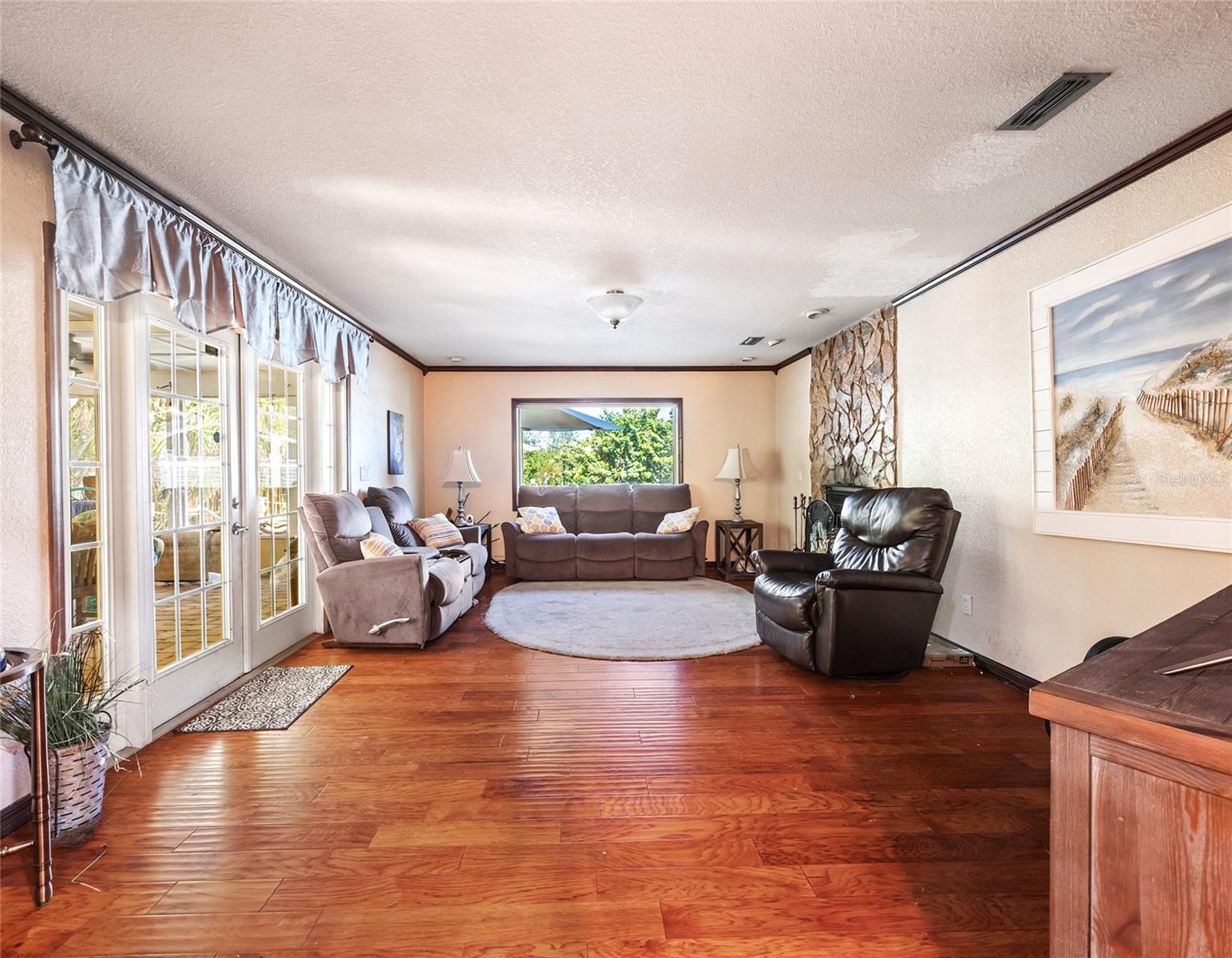 CRYSTAL COVE - Residential