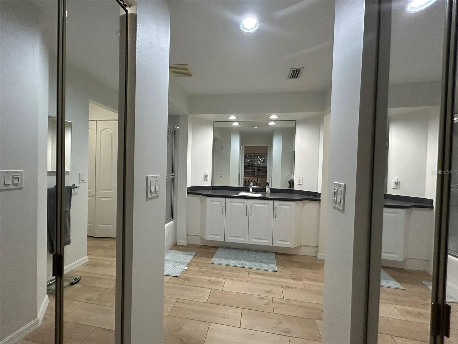 BOLLETTIERI RESORT VILLAS IV - Residential Lease