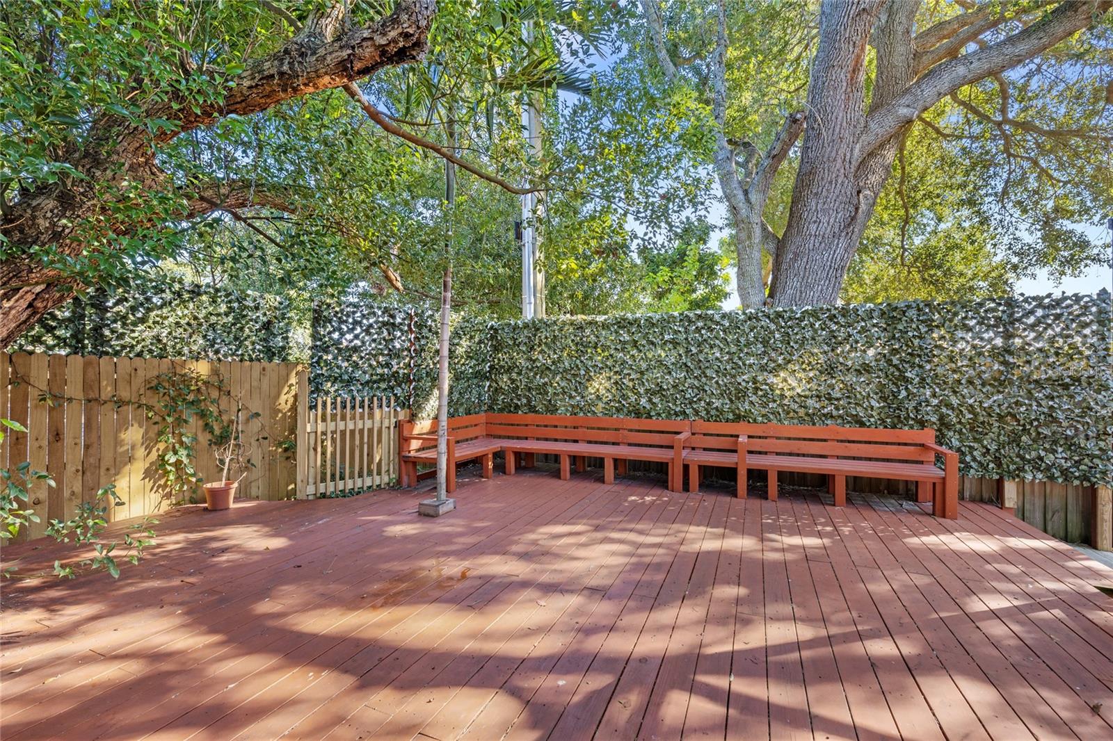 LAKE SILVER SHORES - Residential