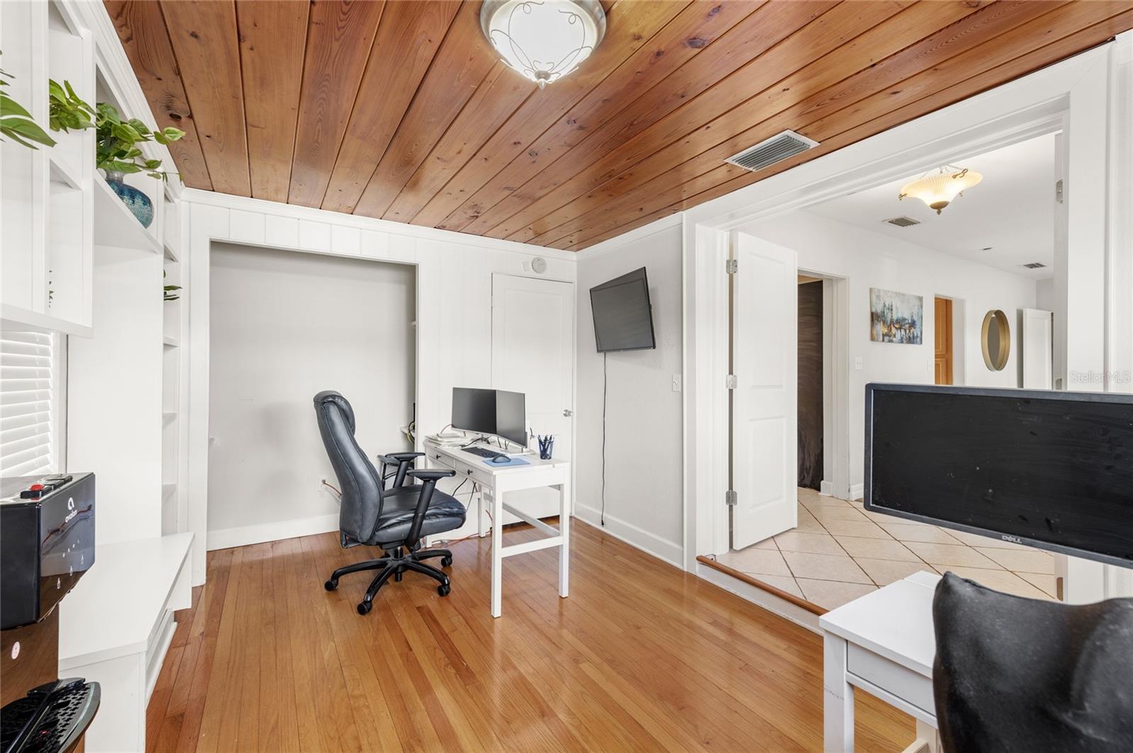 LAKE SILVER SHORES - Residential