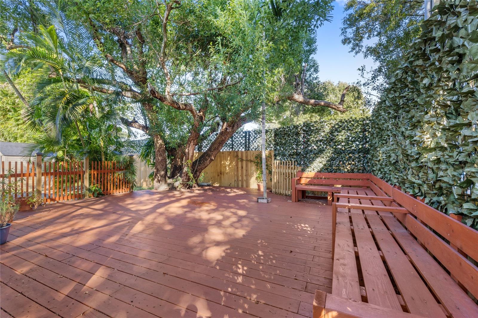 LAKE SILVER SHORES - Residential