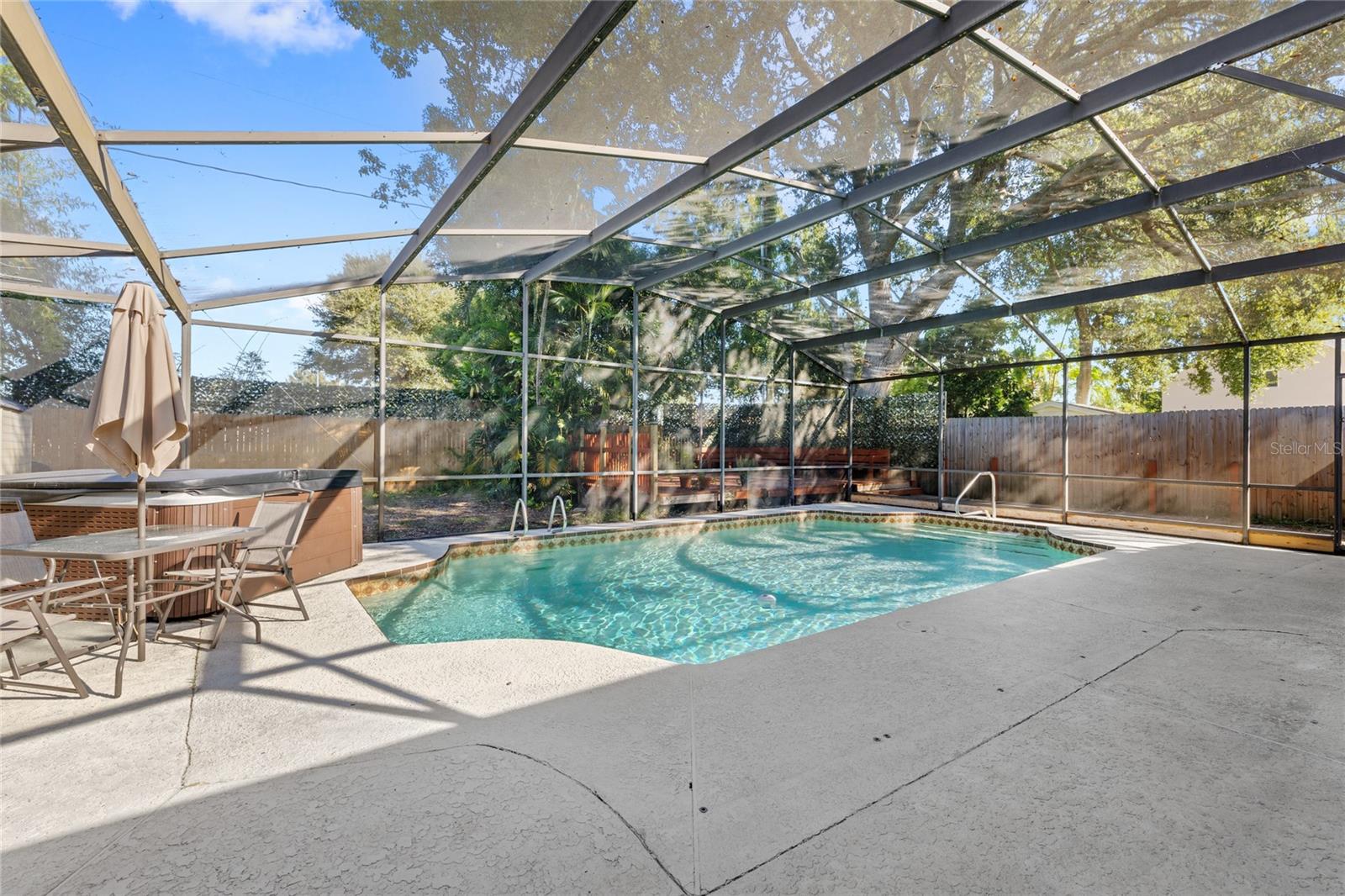 LAKE SILVER SHORES - Residential