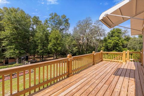 A home in DELAND