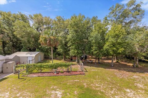 A home in DELAND