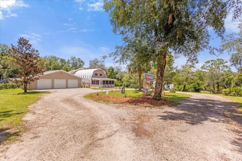 A home in DELAND