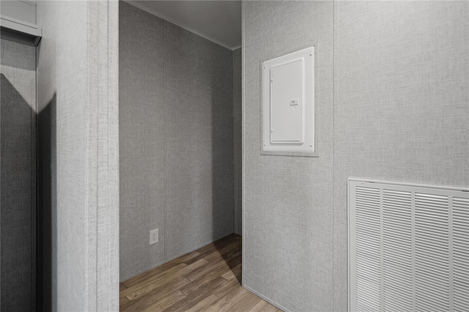 UNIVERSITY ESTATES - Residential