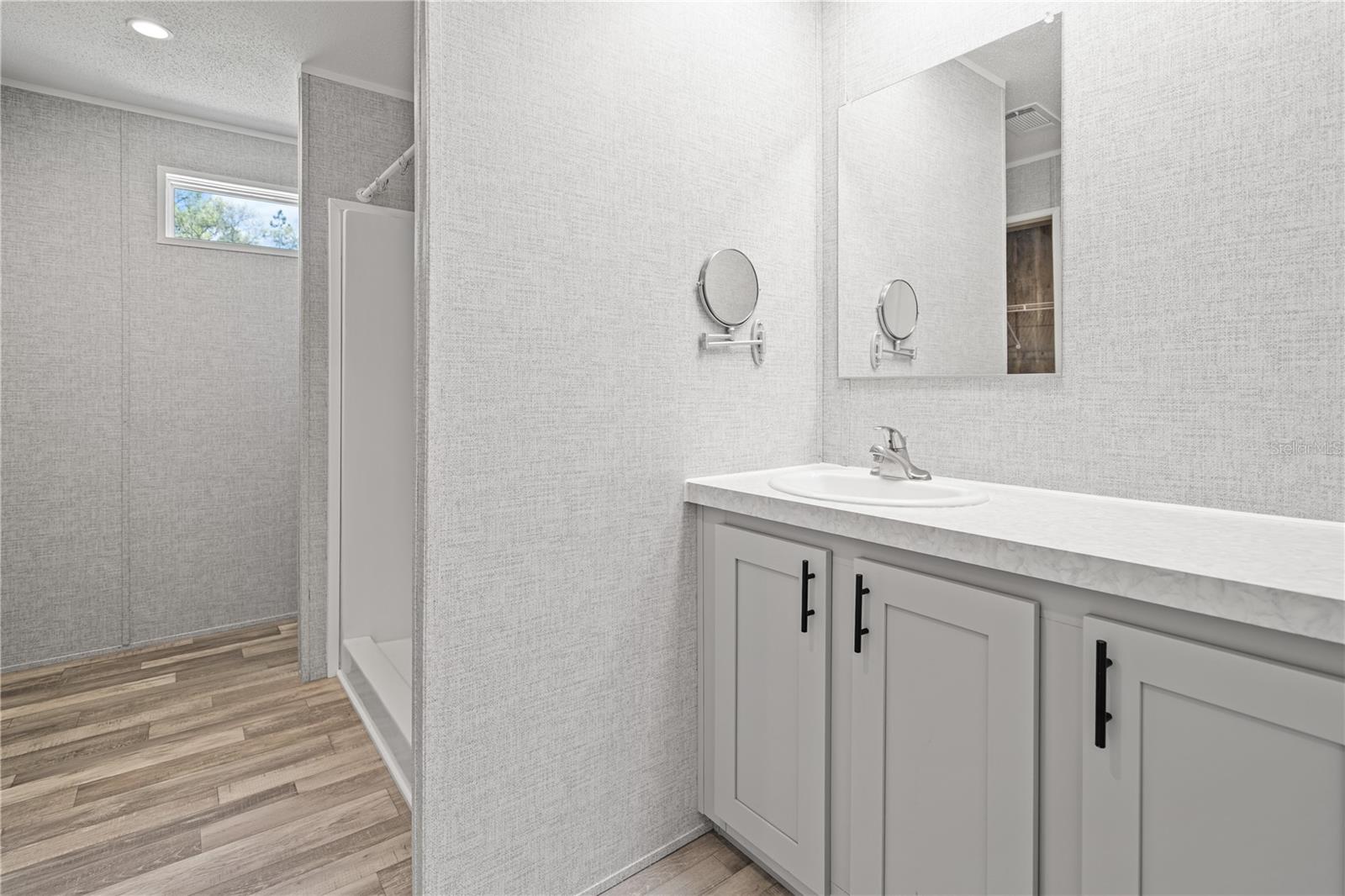 UNIVERSITY ESTATES - Residential