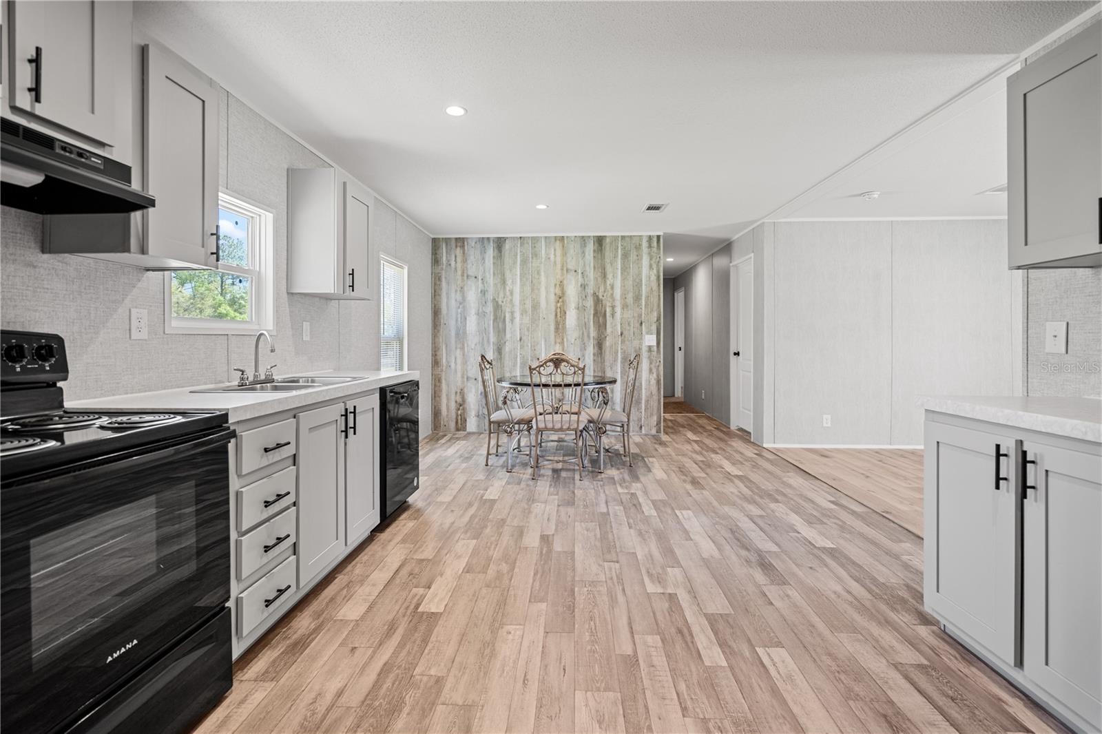 UNIVERSITY ESTATES - Residential