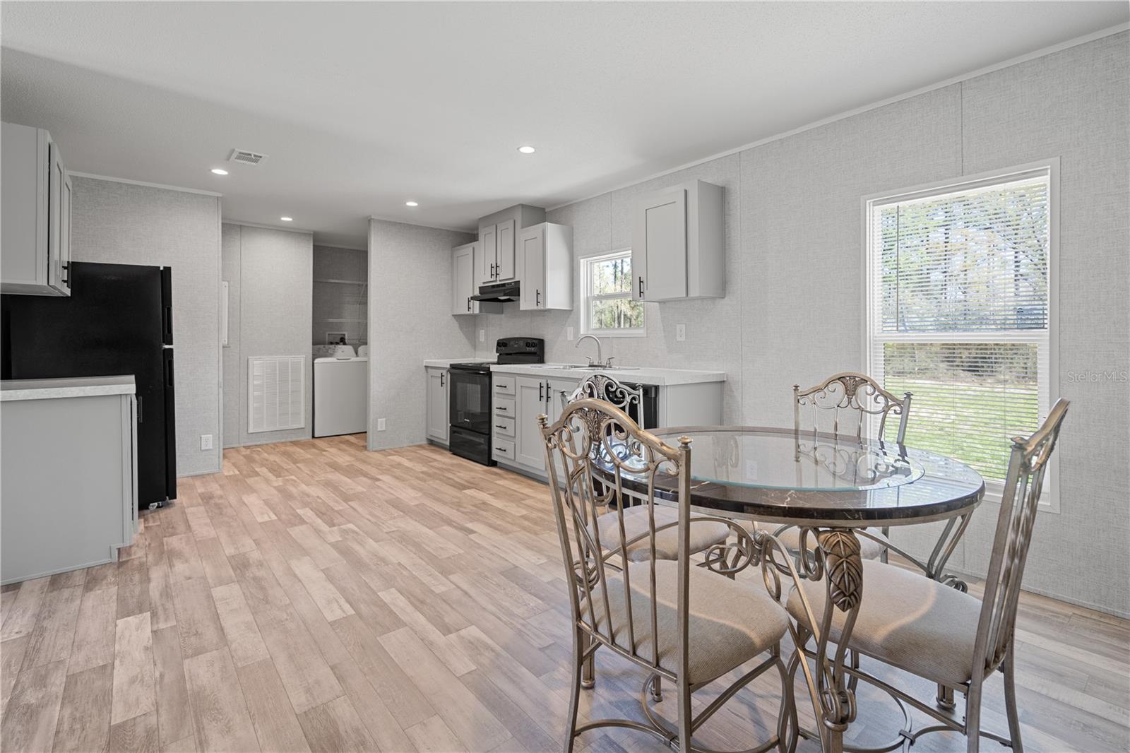 UNIVERSITY ESTATES - Residential