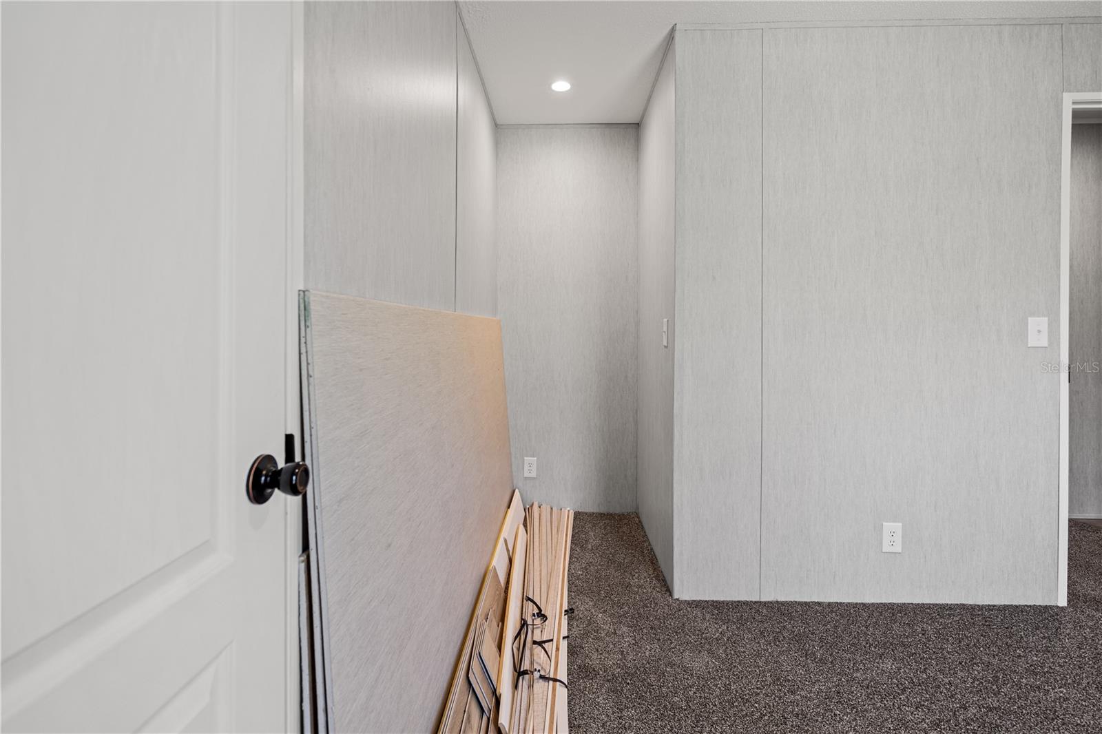 UNIVERSITY ESTATES - Residential