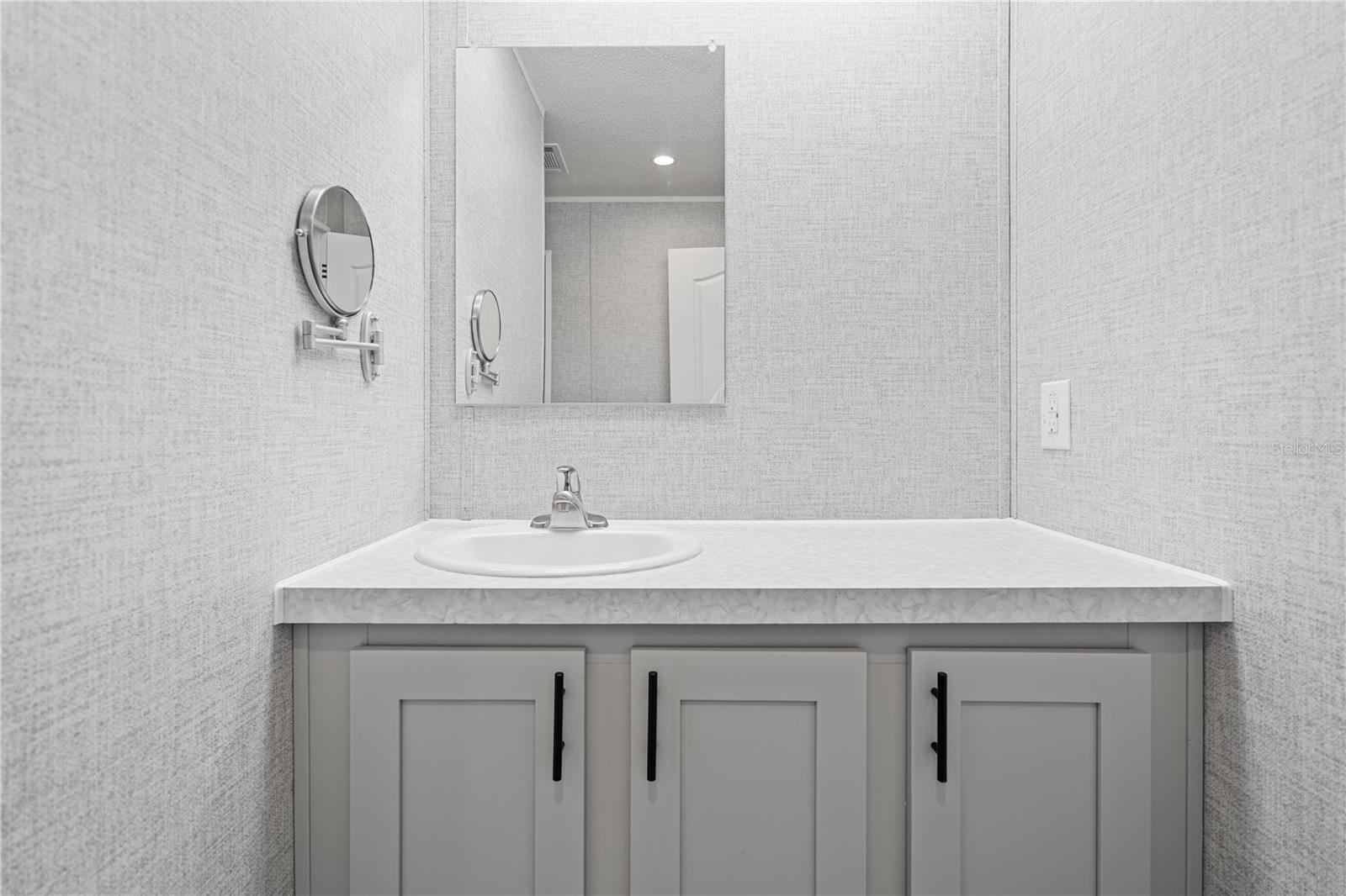 UNIVERSITY ESTATES - Residential