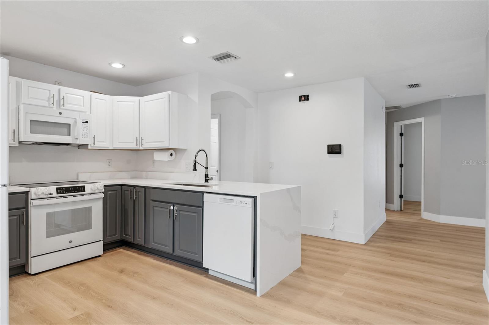 OAK LEVEL HEIGHTS - Residential Lease