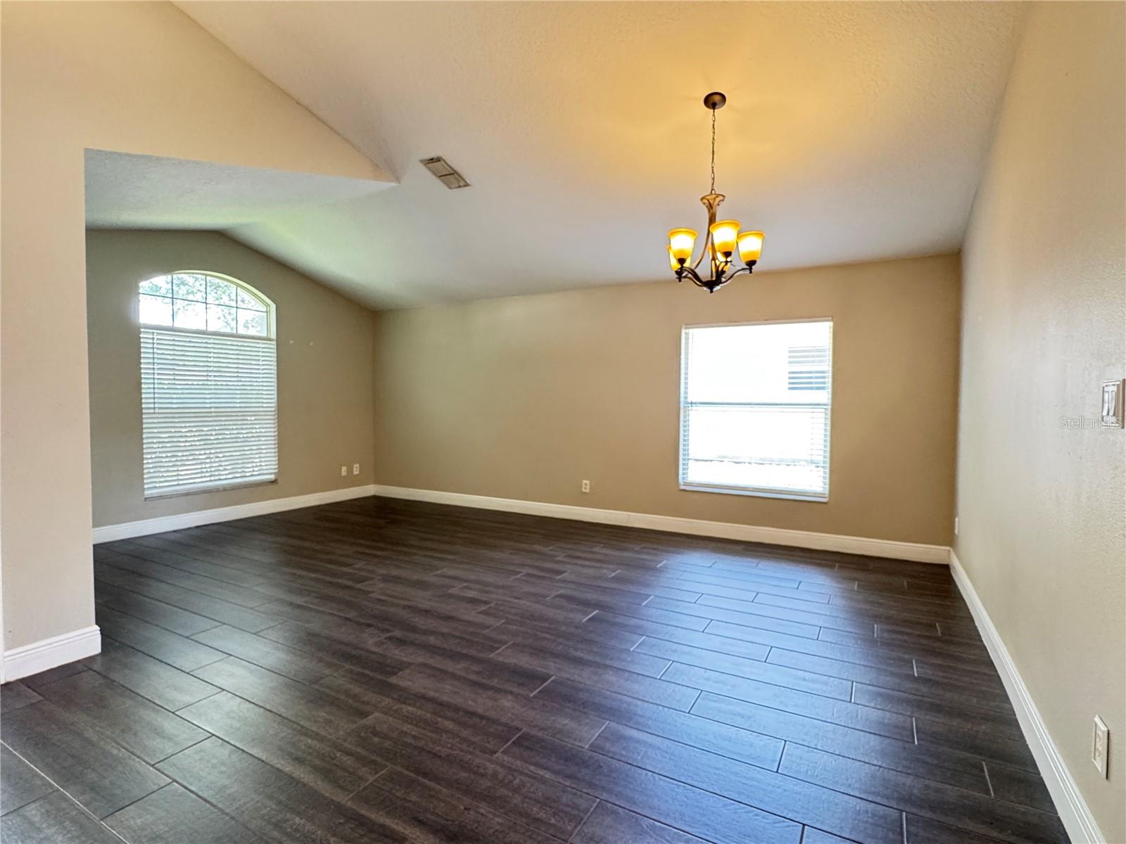 475 LISA KAREN CIRCLE