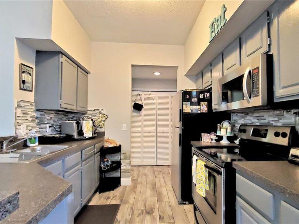 FOUNTAINS/METRO WEST CONDO - Residential