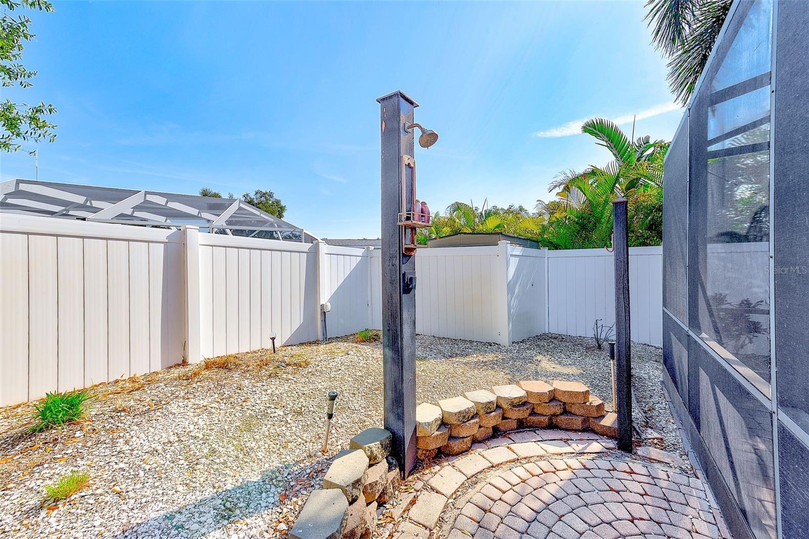 OAKHURST PARK 1ST ADD - Residential Lease