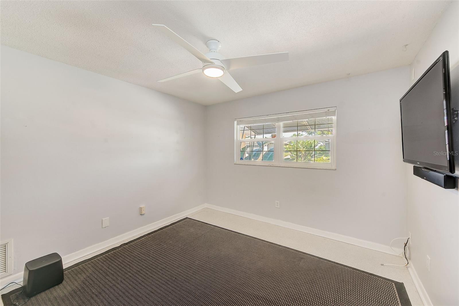 OAKHURST PARK 1ST ADD - Residential Lease