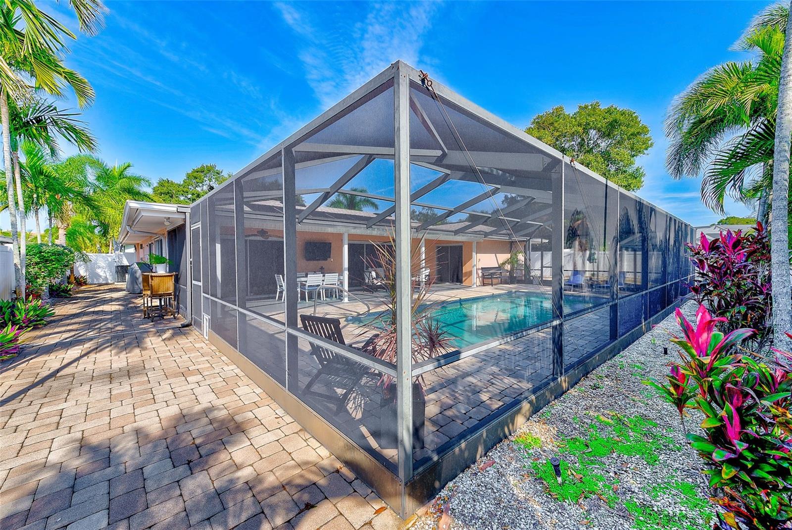 OAKHURST PARK 1ST ADD - Residential Lease