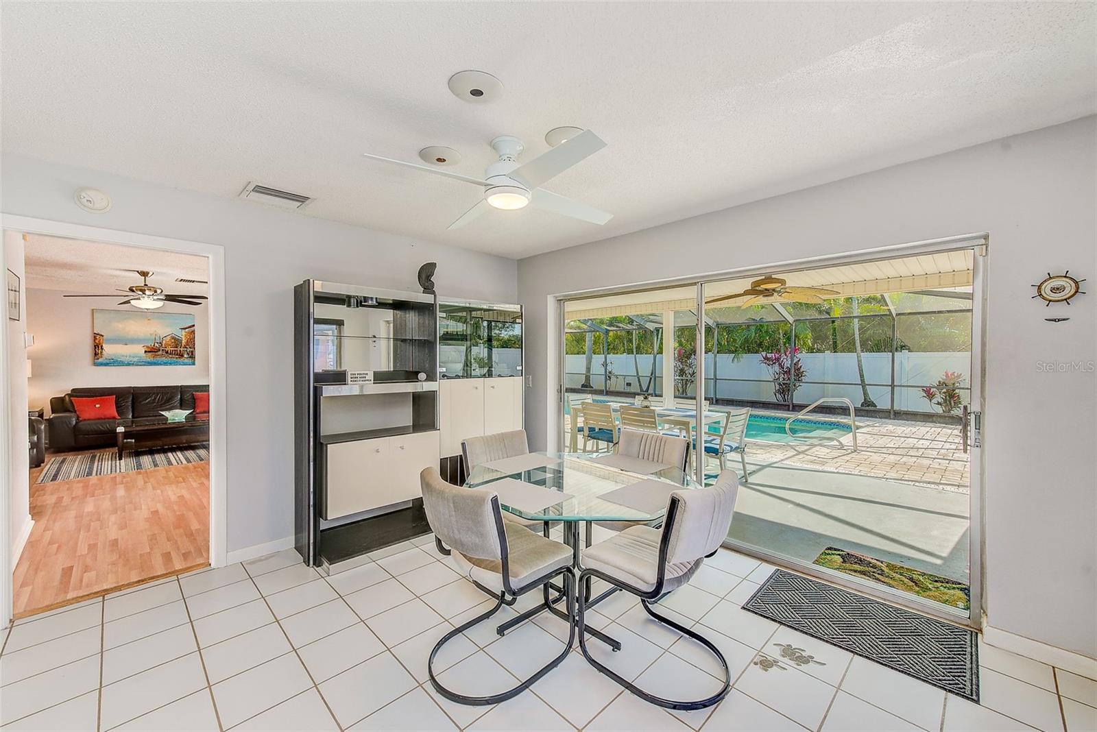 OAKHURST PARK 1ST ADD - Residential Lease