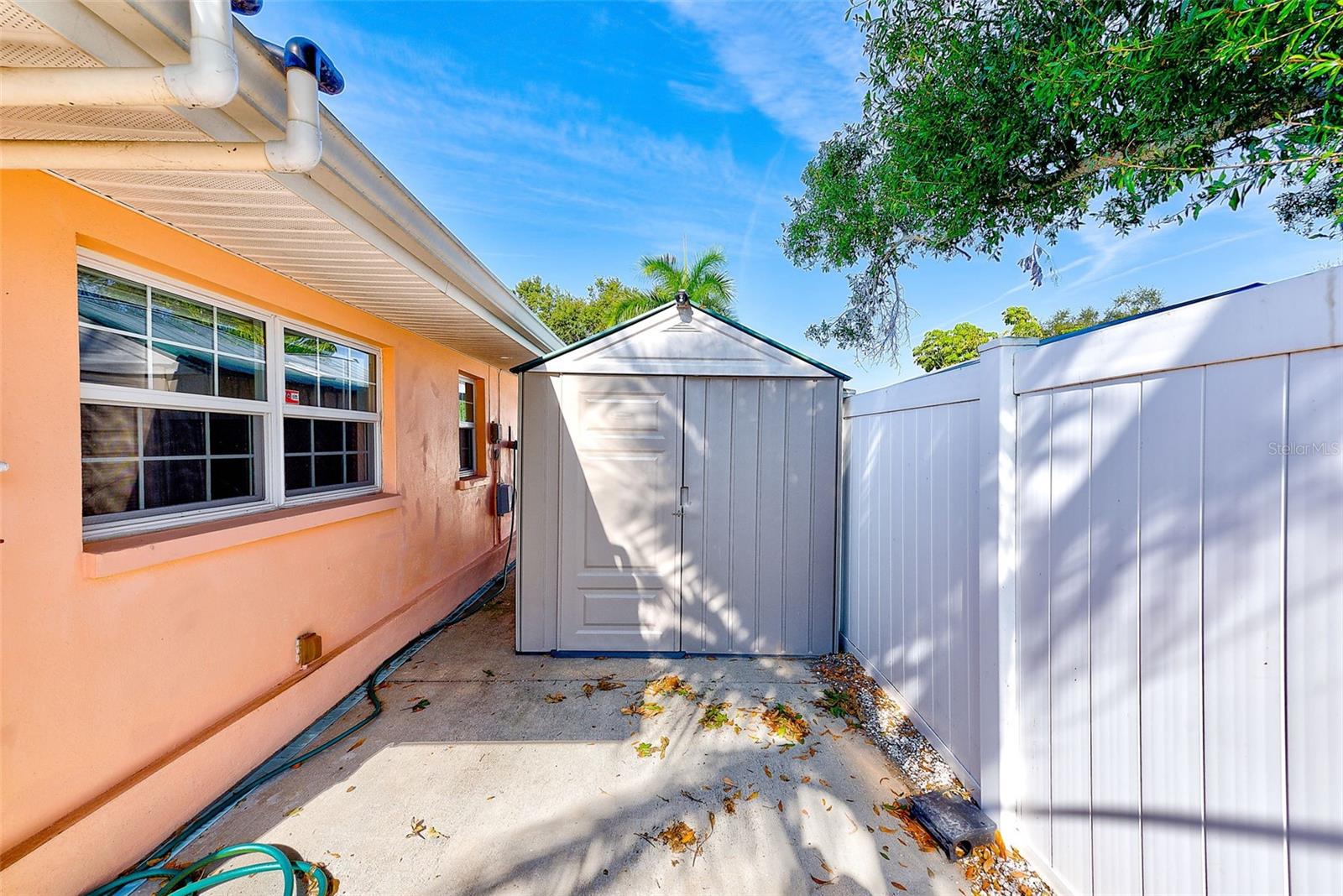 OAKHURST PARK 1ST ADD - Residential Lease