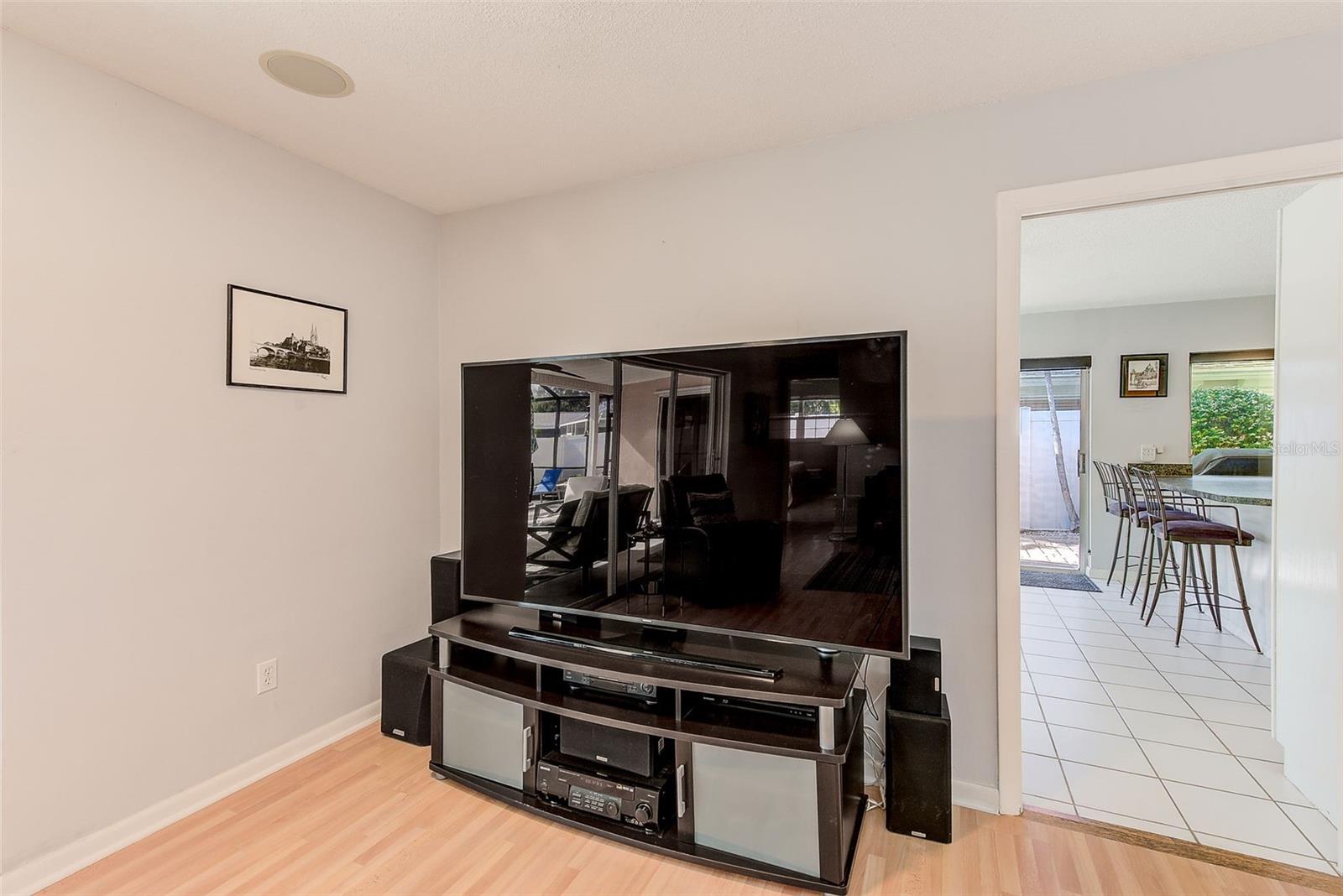 OAKHURST PARK 1ST ADD - Residential Lease