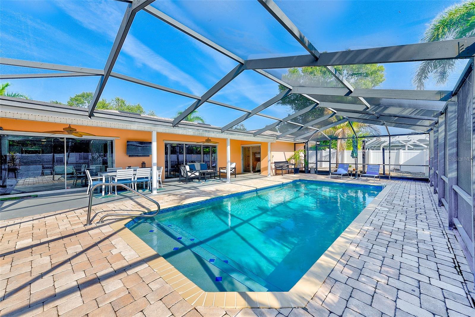 OAKHURST PARK 1ST ADD - Residential Lease