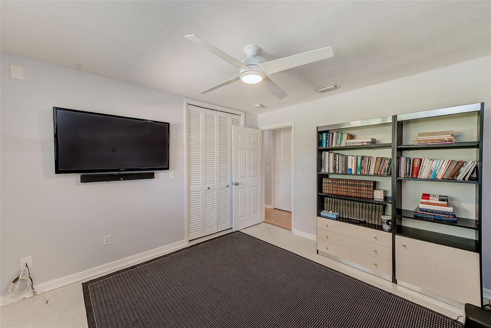 OAKHURST PARK 1ST ADD - Residential Lease