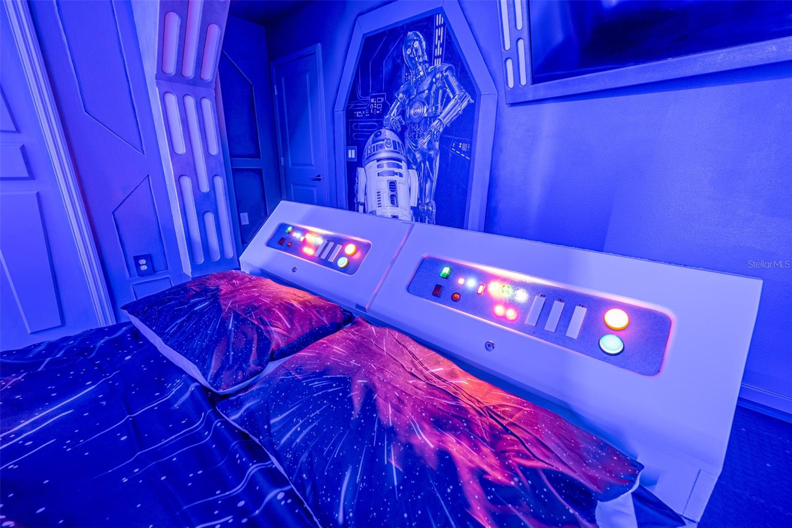 COVE AT STOREY LAKE 4 - Residential