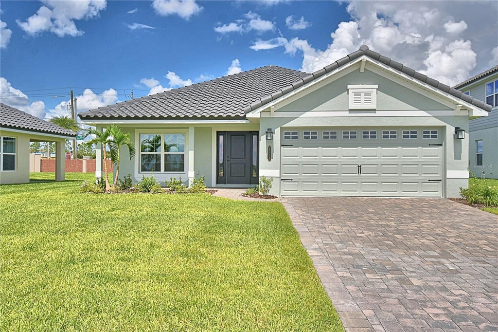 Photo of 5403 Waterside Drive, Auburndale, FL 33823 (MLS # L4965024)