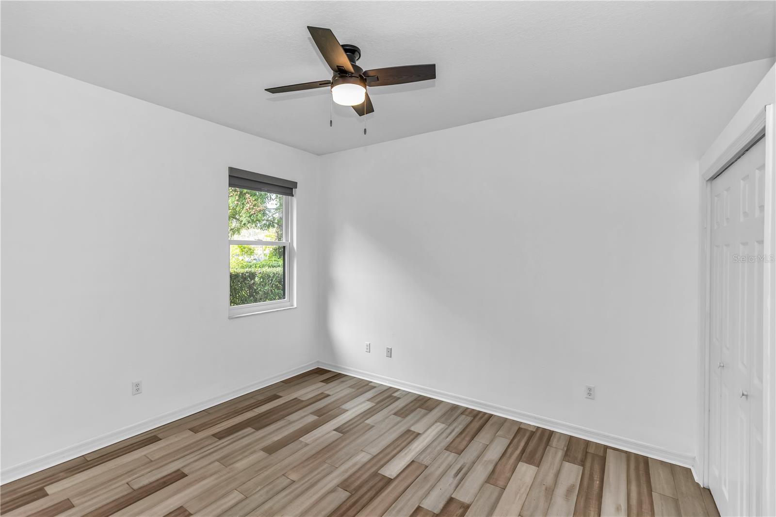 WOODBOUND LAKES SUB - Residential