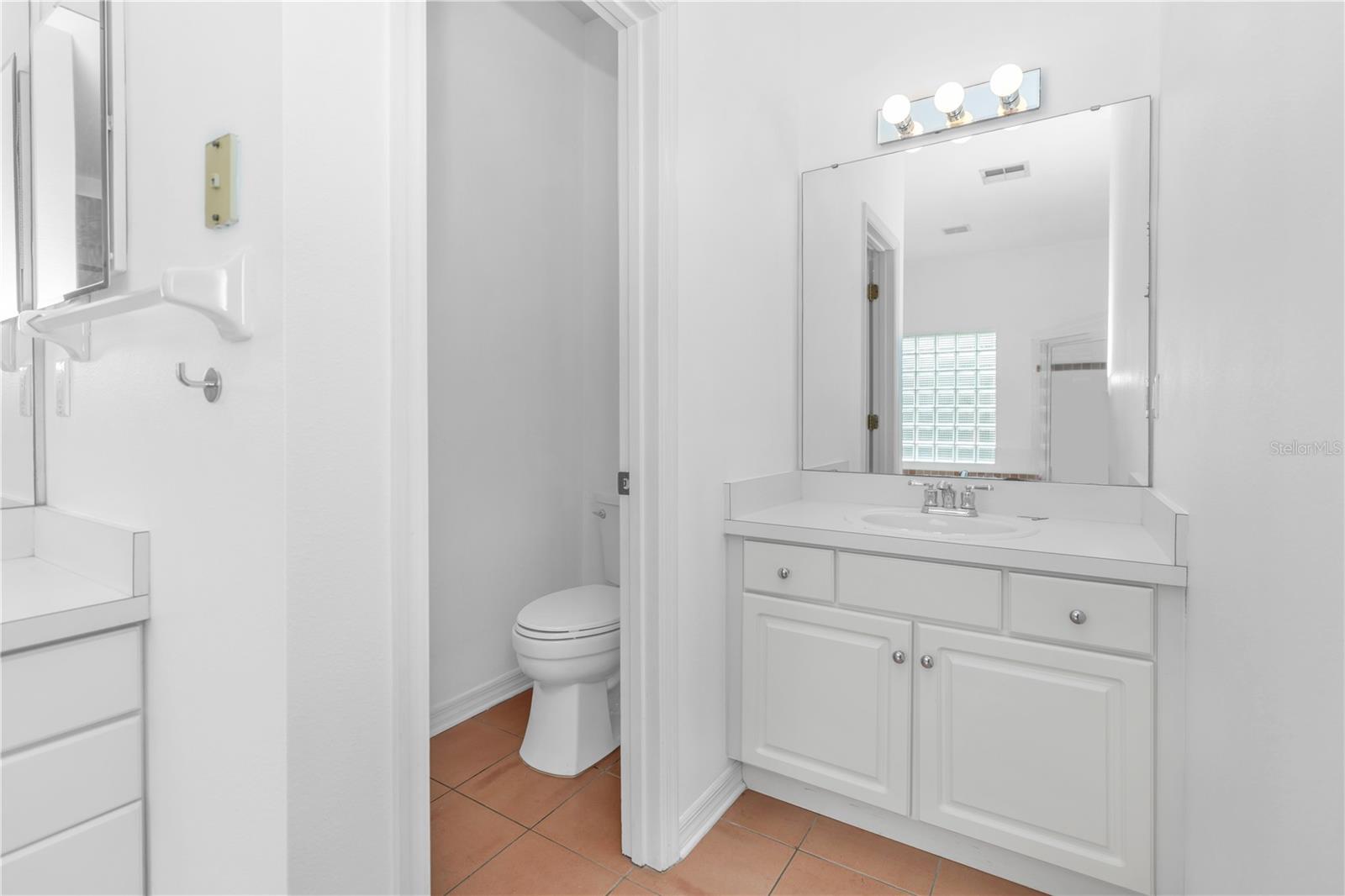 WOODBOUND LAKES SUB - Residential