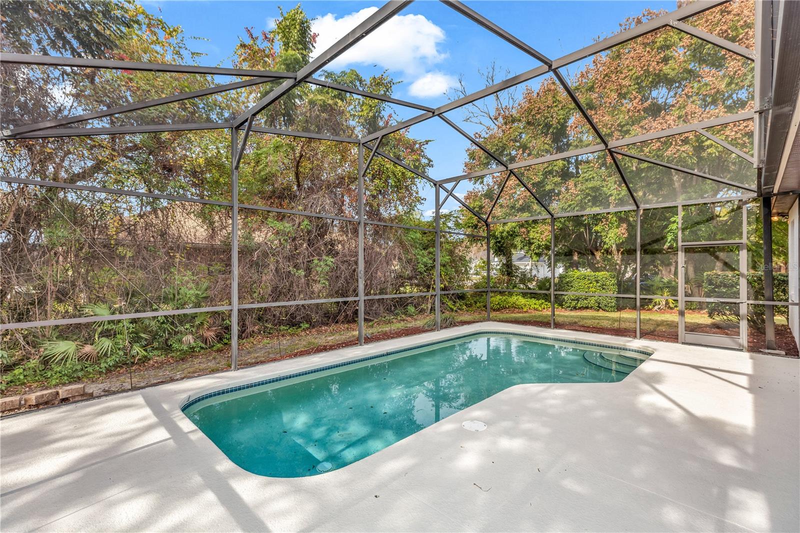 WOODBOUND LAKES SUB - Residential