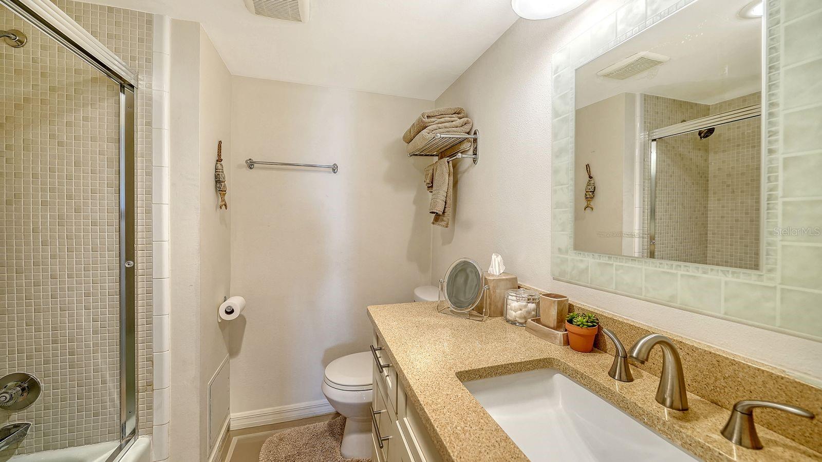 SEAPLACE II - Residential