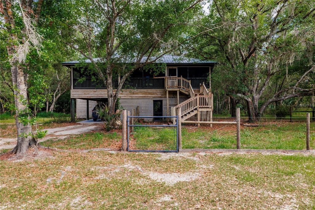 Photo of 8056 SW Horse Creek Road, Arcadia, FL 34266 (MLS # C7518555)