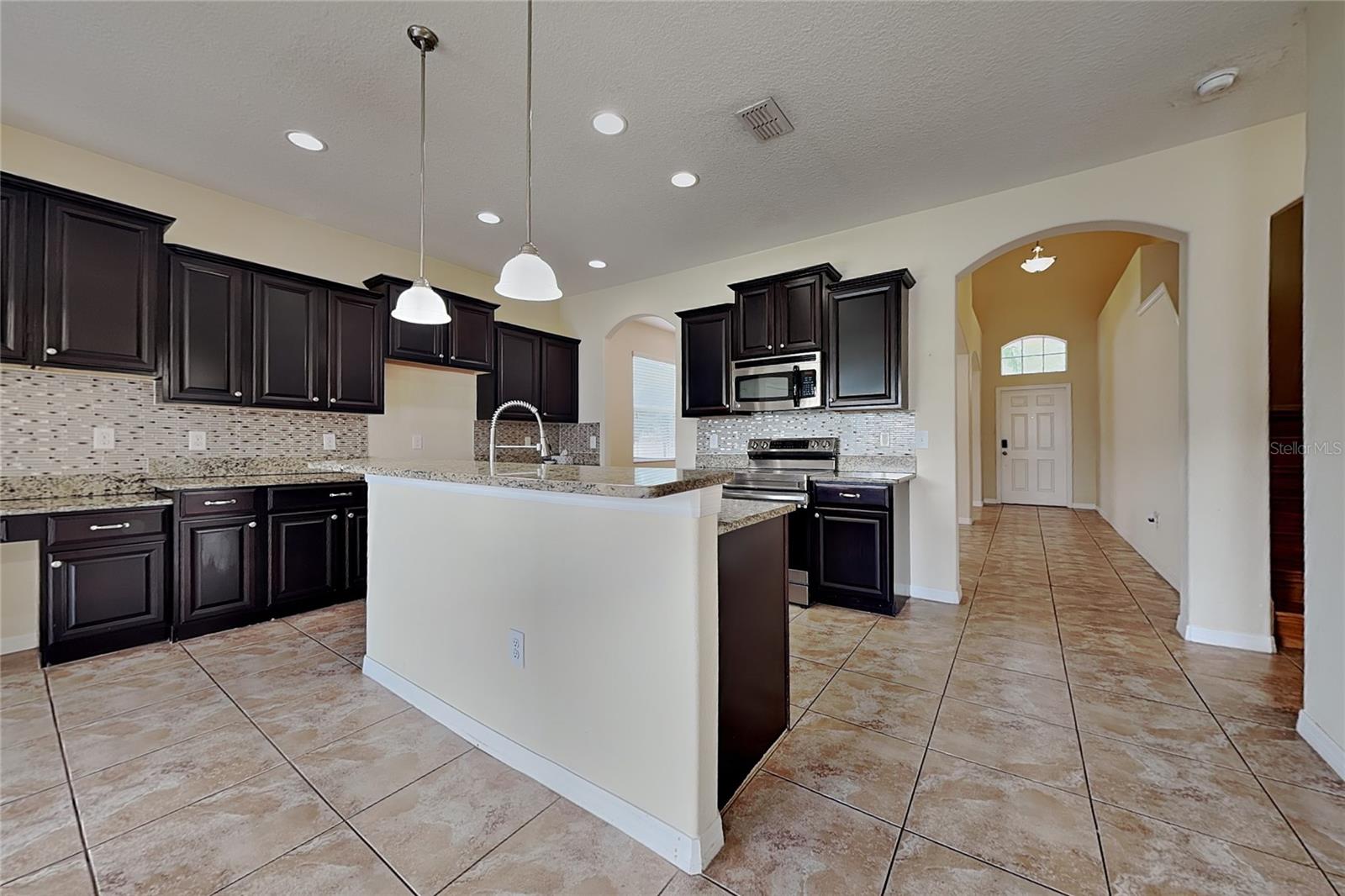 9609 ROYAL FERN COURT