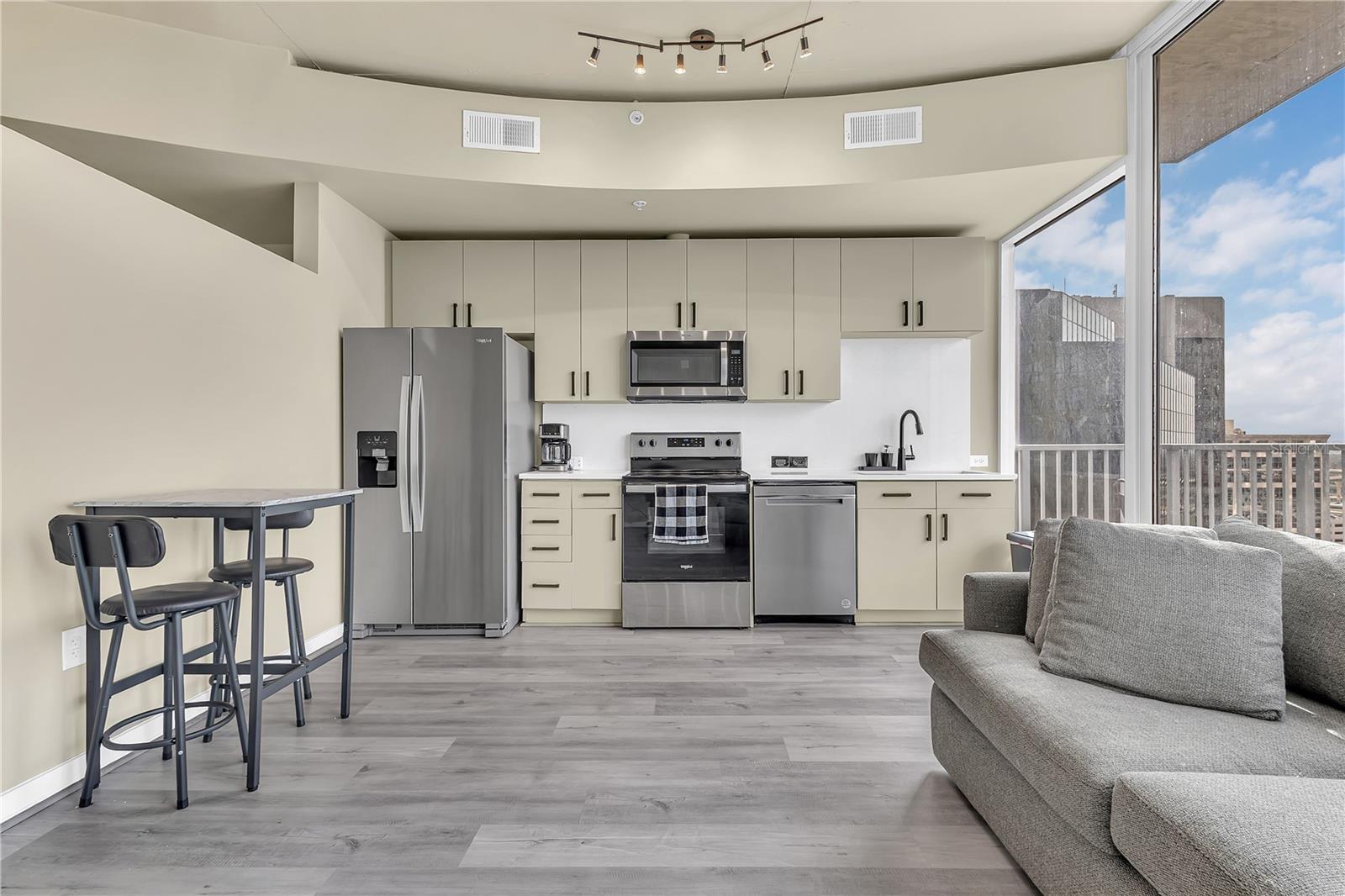 SOLAIRE/PLAZA CONDO - Residential