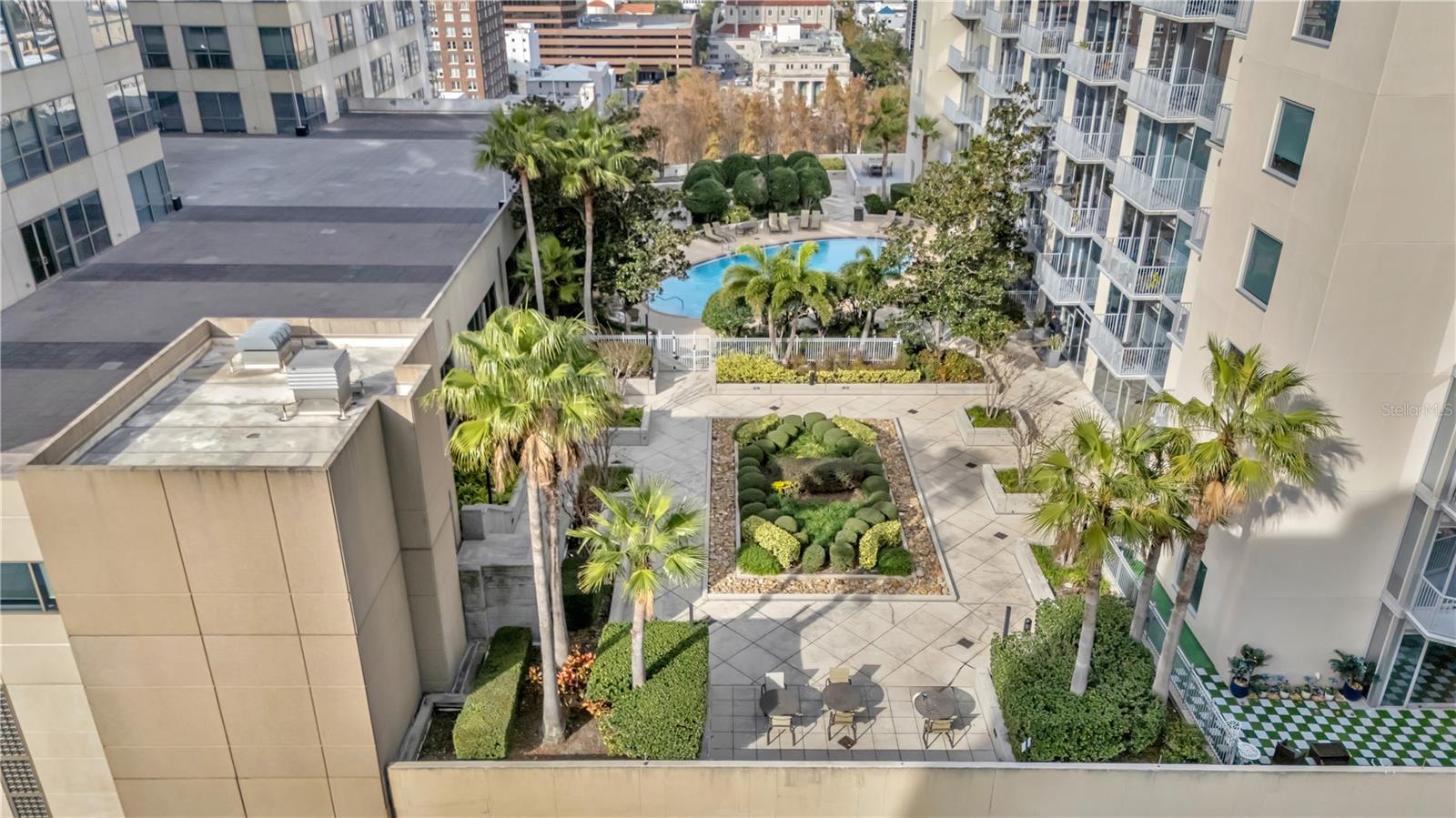 SOLAIRE/PLAZA CONDO - Residential