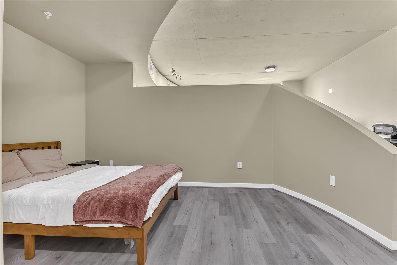 SOLAIRE/PLAZA CONDO - Residential