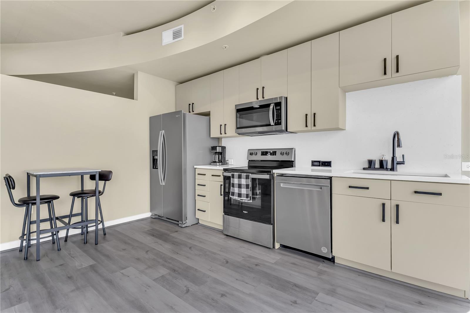 SOLAIRE/PLAZA CONDO - Residential