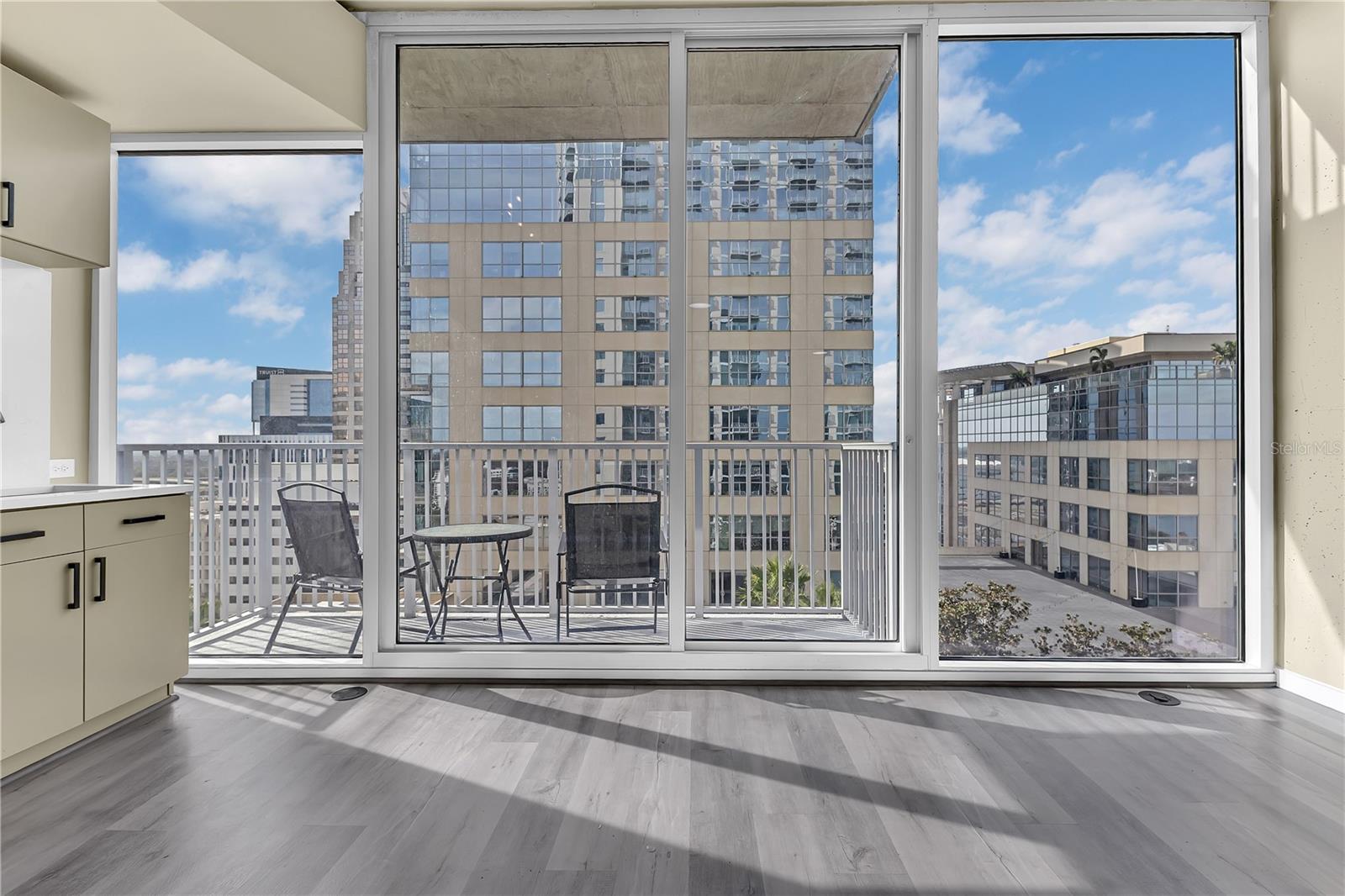 SOLAIRE/PLAZA CONDO - Residential