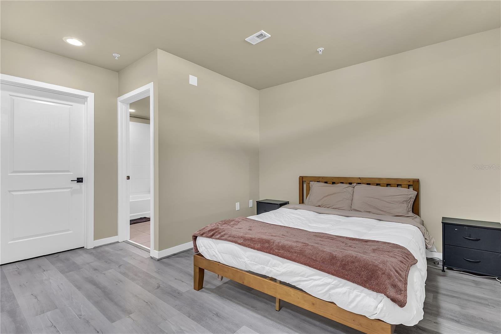 SOLAIRE/PLAZA CONDO - Residential